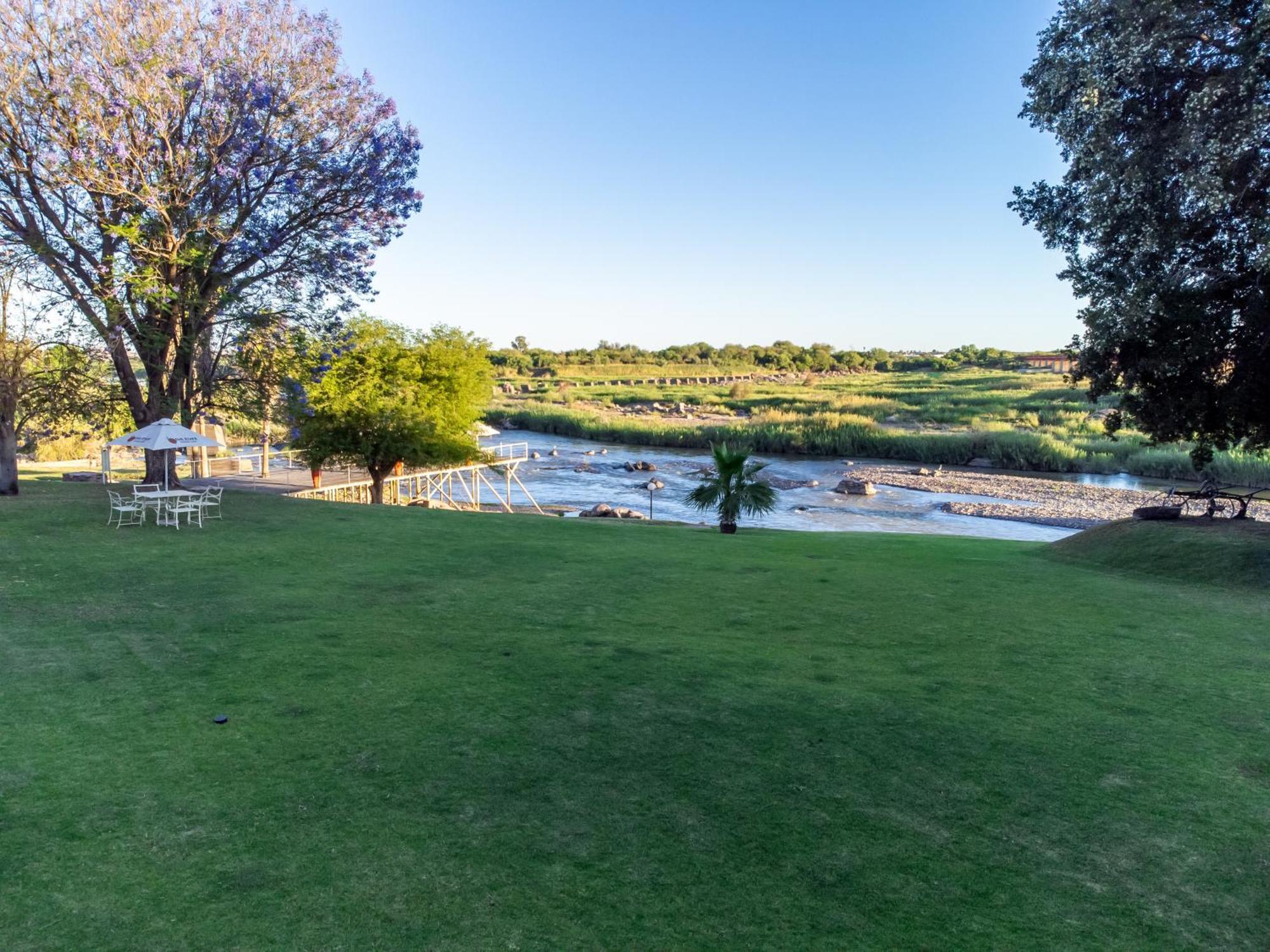 Sunriver Kalahari Lodge Riverside Stay In Upington Exterior foto